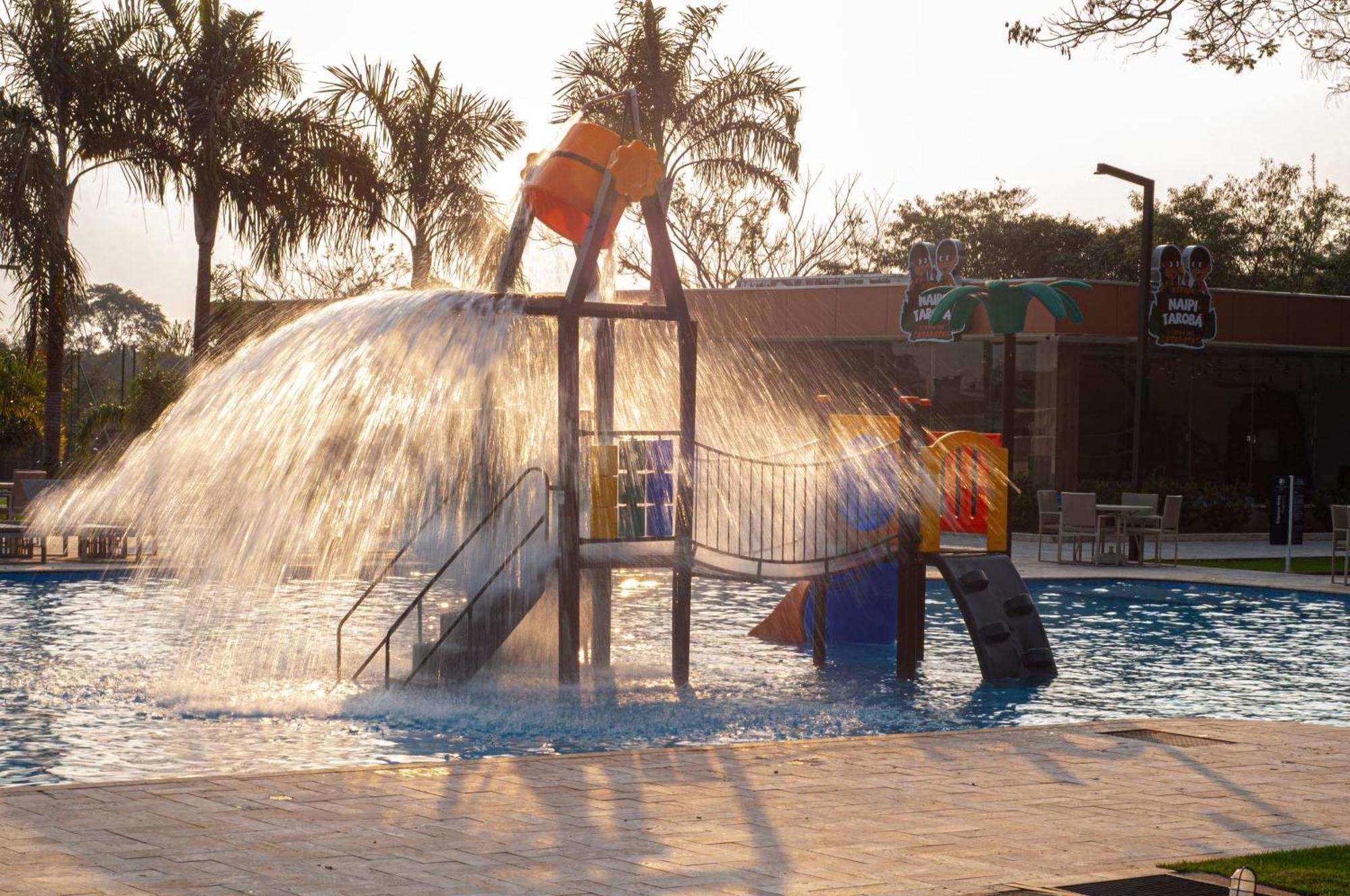 Doubletree By Hilton - Resort - Фос ду Игуасу Екстериор снимка Splash pad at the Community Aquatic Center