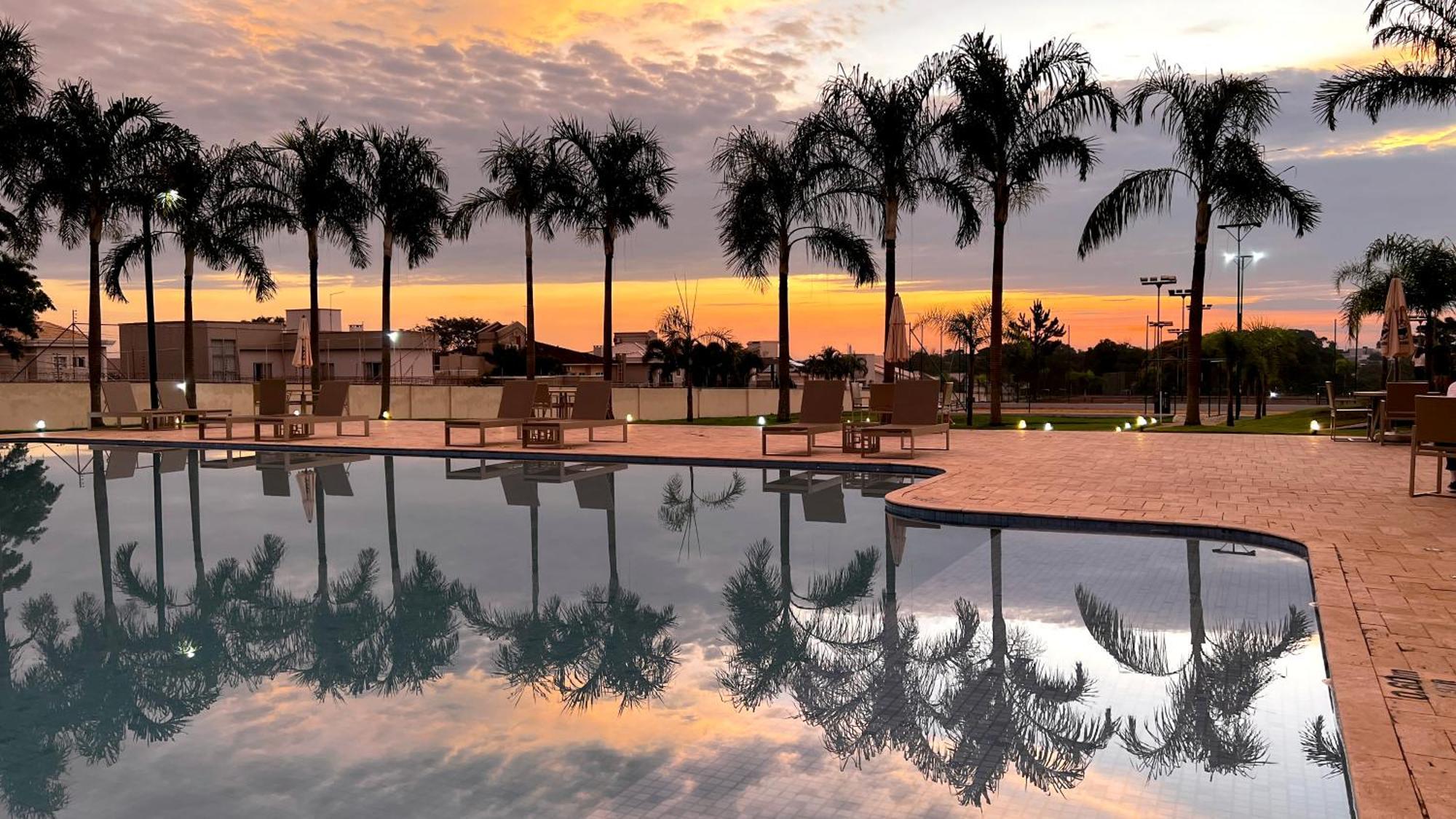 Doubletree By Hilton - Resort - Фос ду Игуасу Екстериор снимка Sunset at the University of Fortaleza