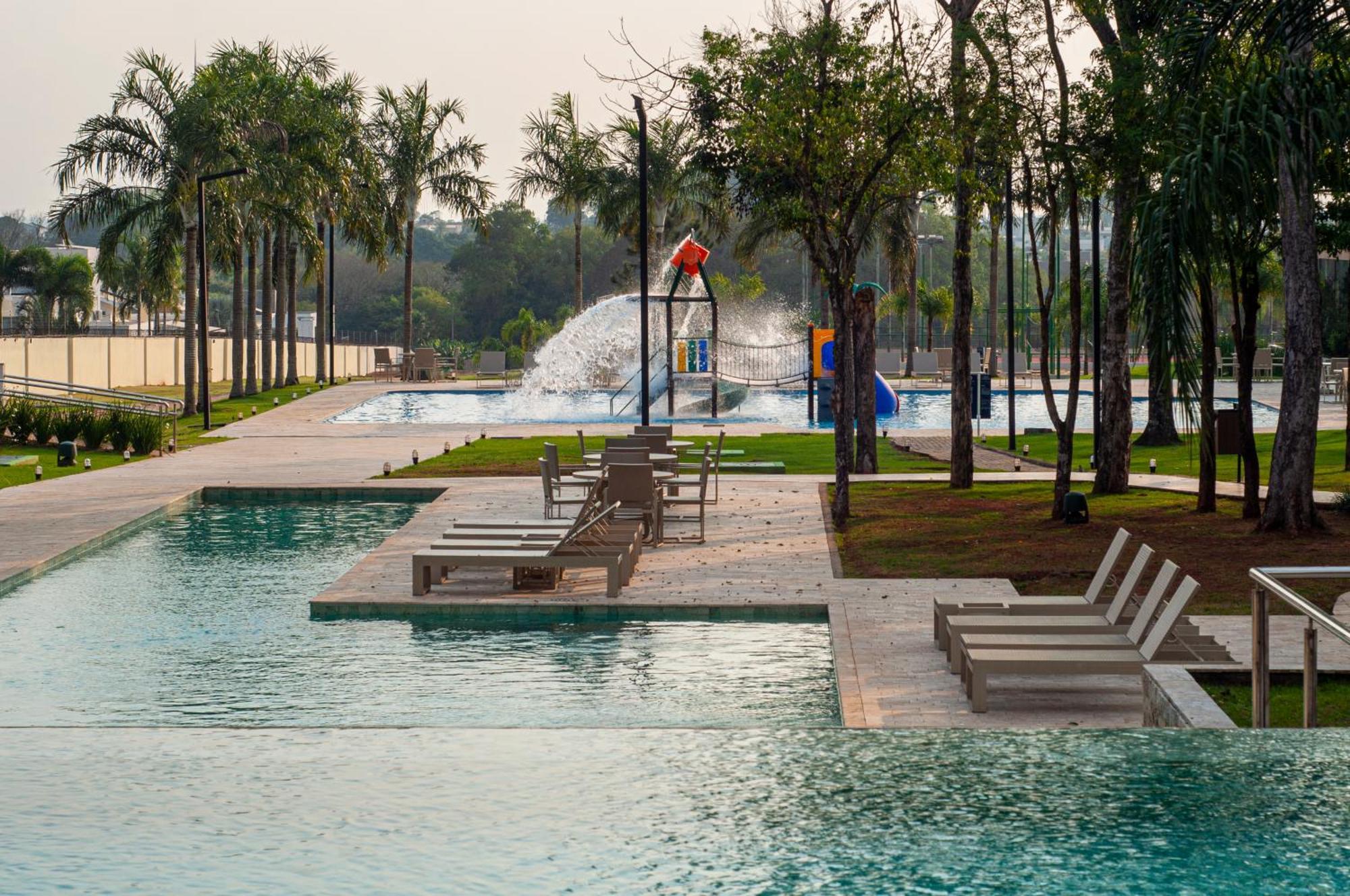 Doubletree By Hilton - Resort - Фос ду Игуасу Екстериор снимка The pool at the resort